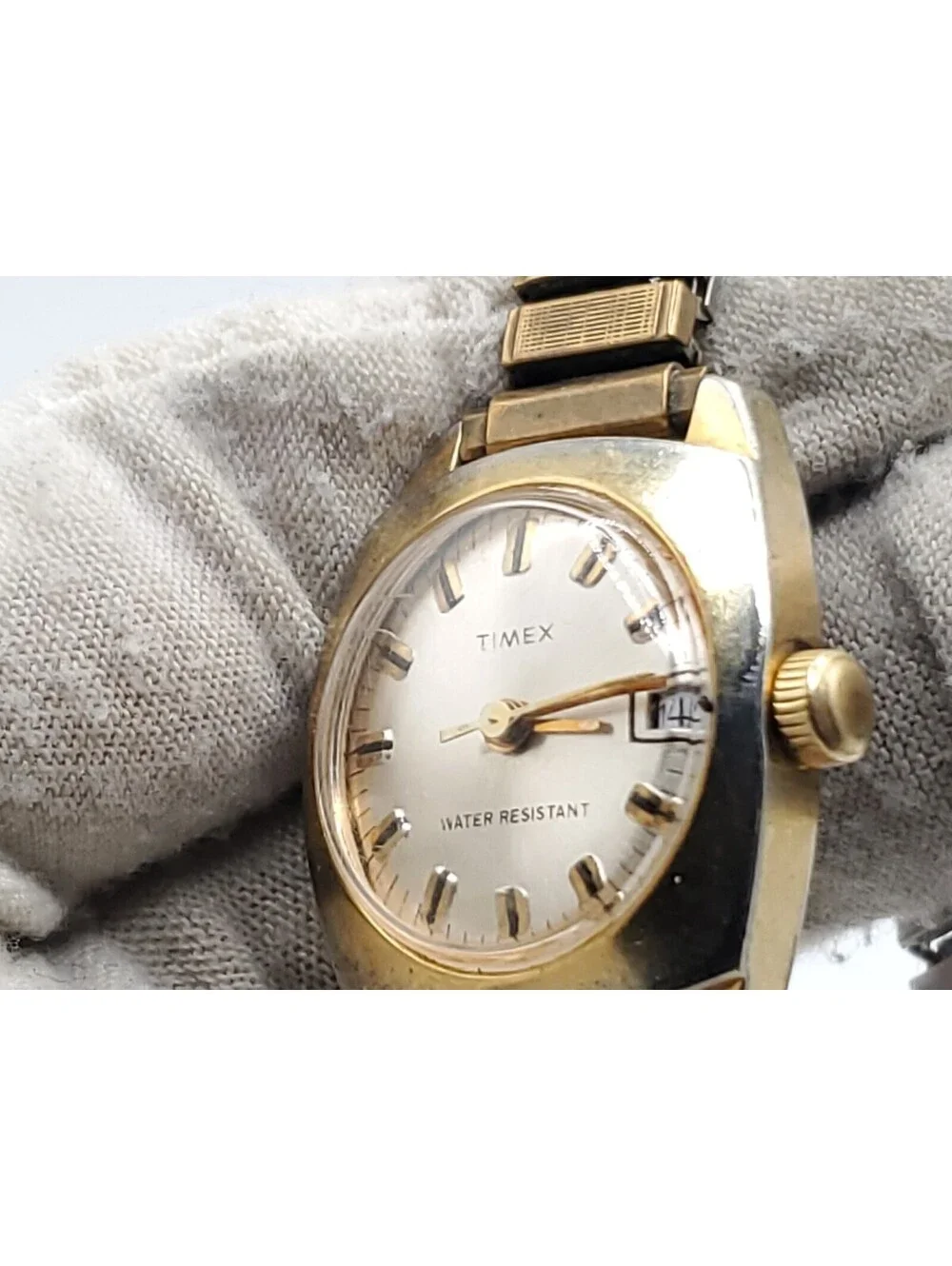 Timex Mechanical  Water Resistance Watch Womens For Parts Or Repair 24mm